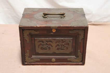 Antique mahjong set, complete