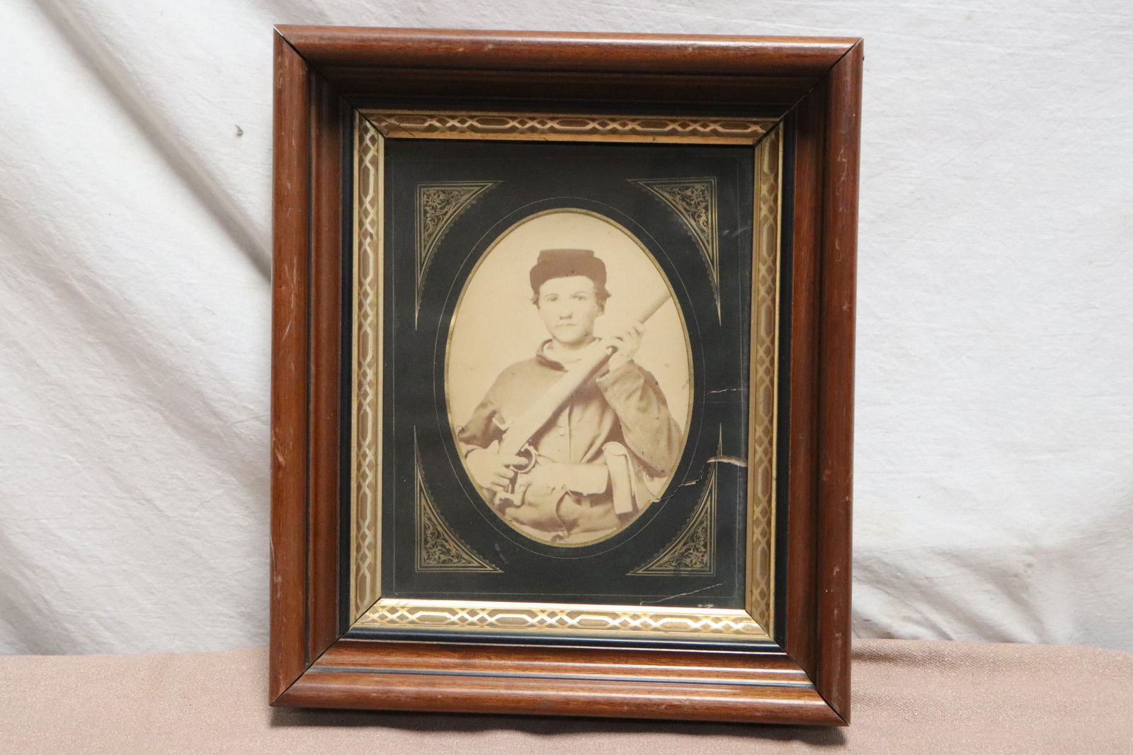 Victorian photo with original frame: Victorian photo (9.8"x7.7") with original frame (13.85"x11.9"x2.7")