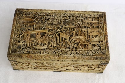 Chinese 18th/19th century bone carved large box