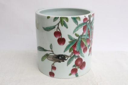 A large Chinese porcelain brush holder