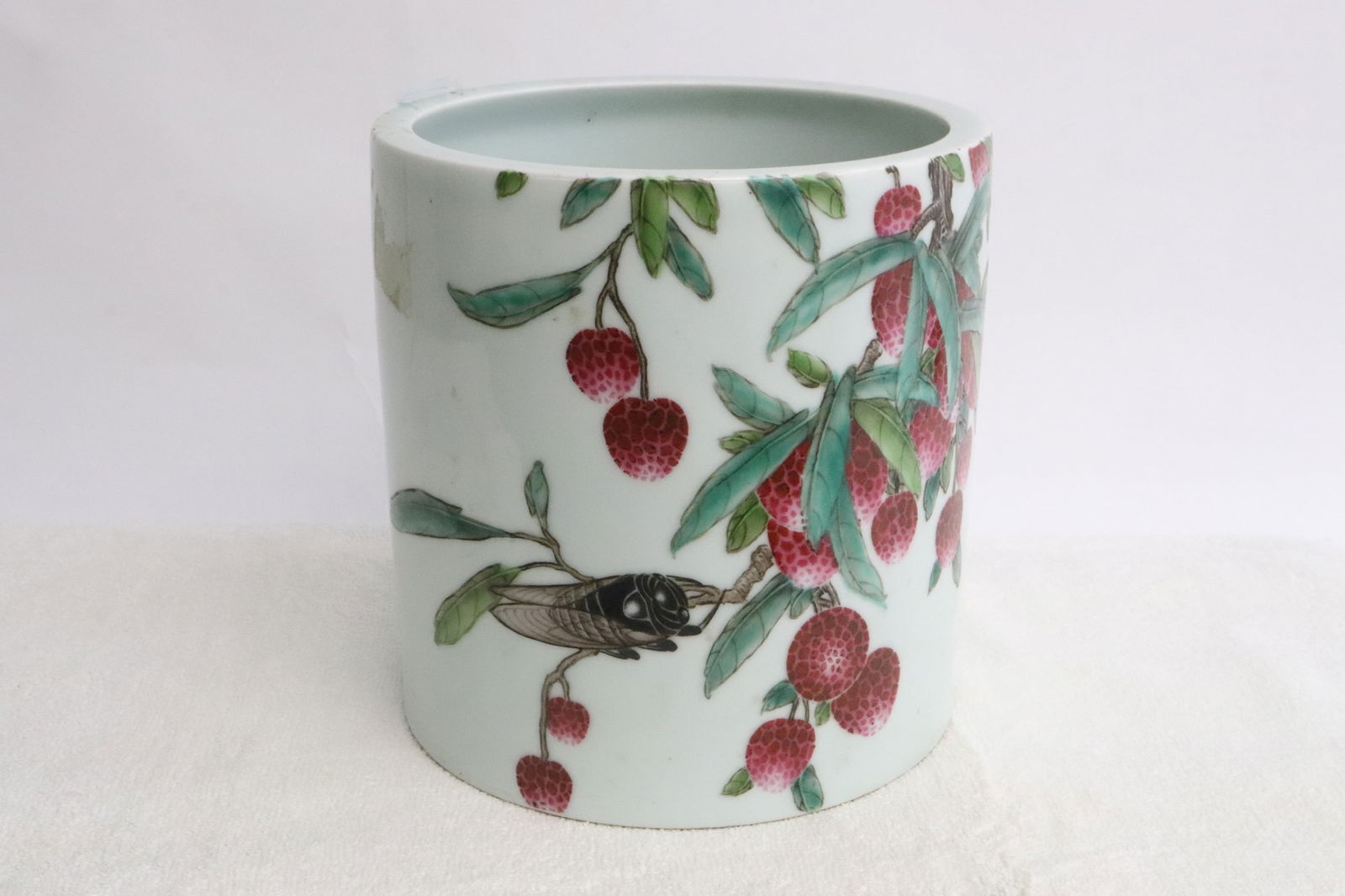 A large Chinese porcelain brush holder (1 of 8)