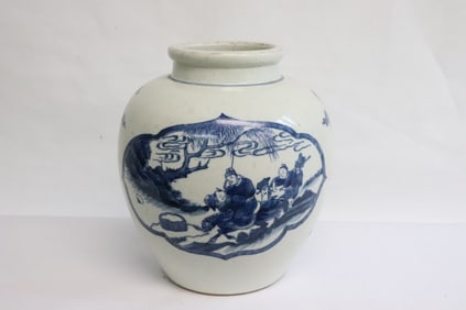 Chinese antique blue and white porcelain jar