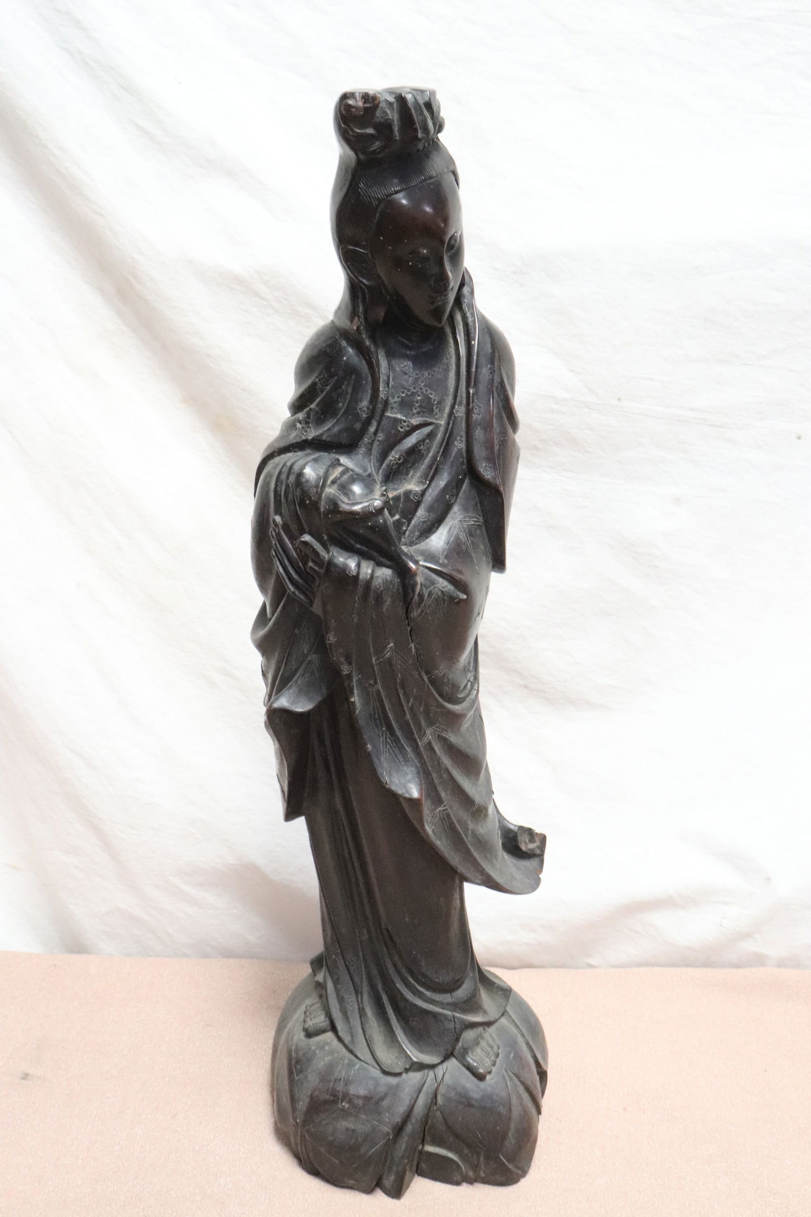 Very fine Chinese vintage rosewood carved Guanyin: Very fine Chinese vintage rosewood carved Guanyin, 23.35"H