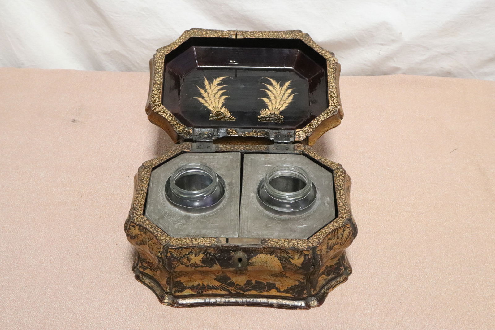 Chinese 19th c. hand painted lacquer tea caddy box (1 of 8)