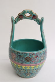 Chinese famille rose porcelain water bucket