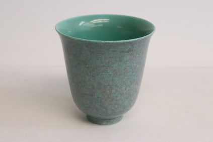 Fine Chinese wucai porcelain tea cup