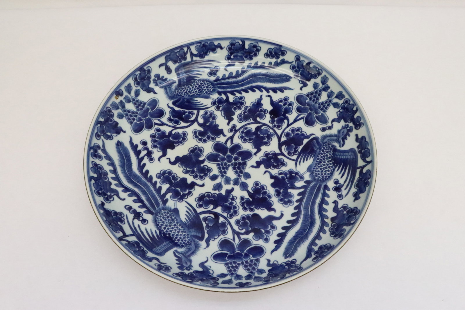 Fine Chinese blue and white charger: Fine Chinese blue and white charger, 2.65"x15.5"dia