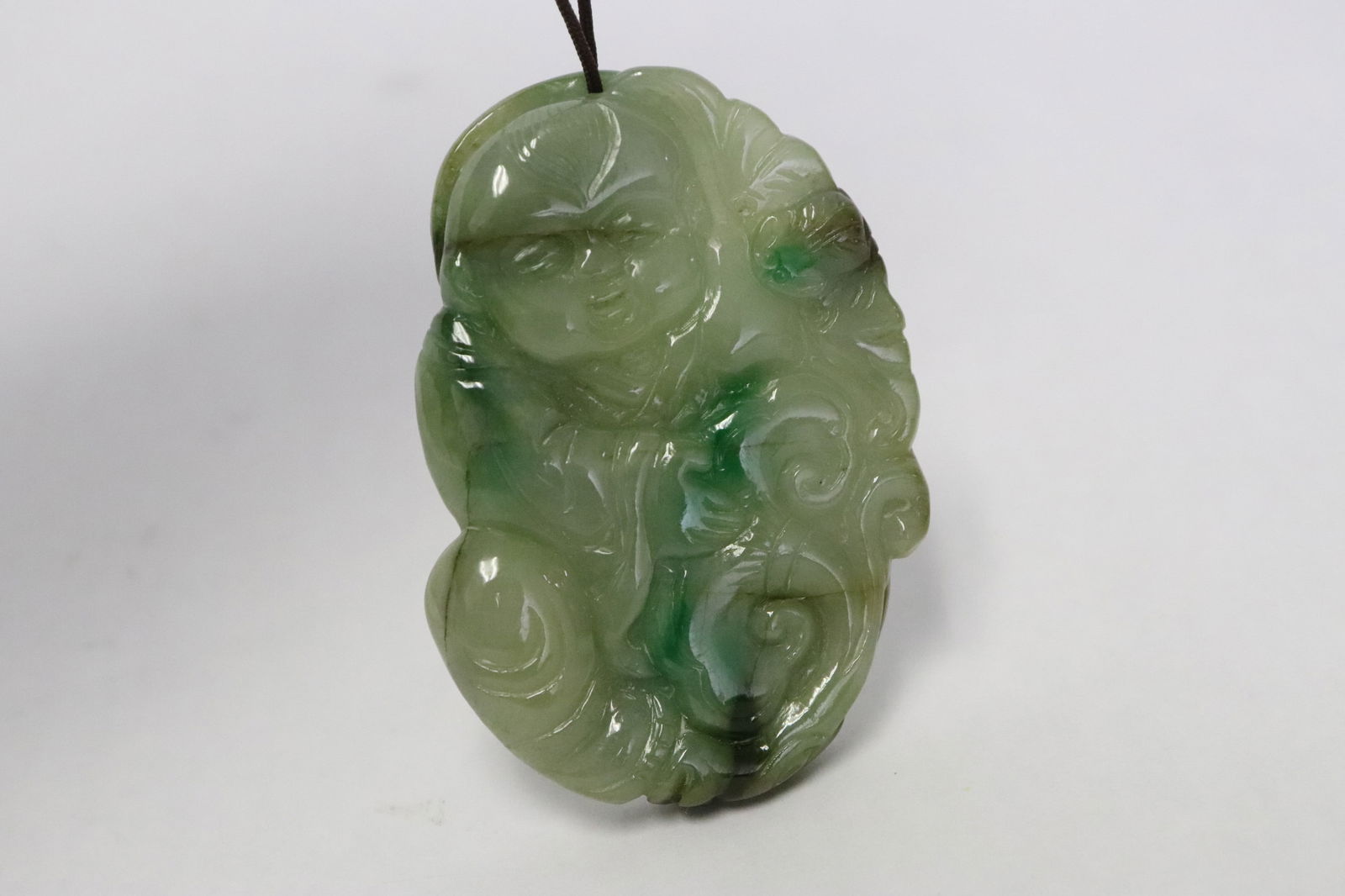 A jadeite like carved ornament (1 of 6)