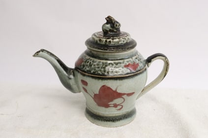 A wucai porcelain teapot