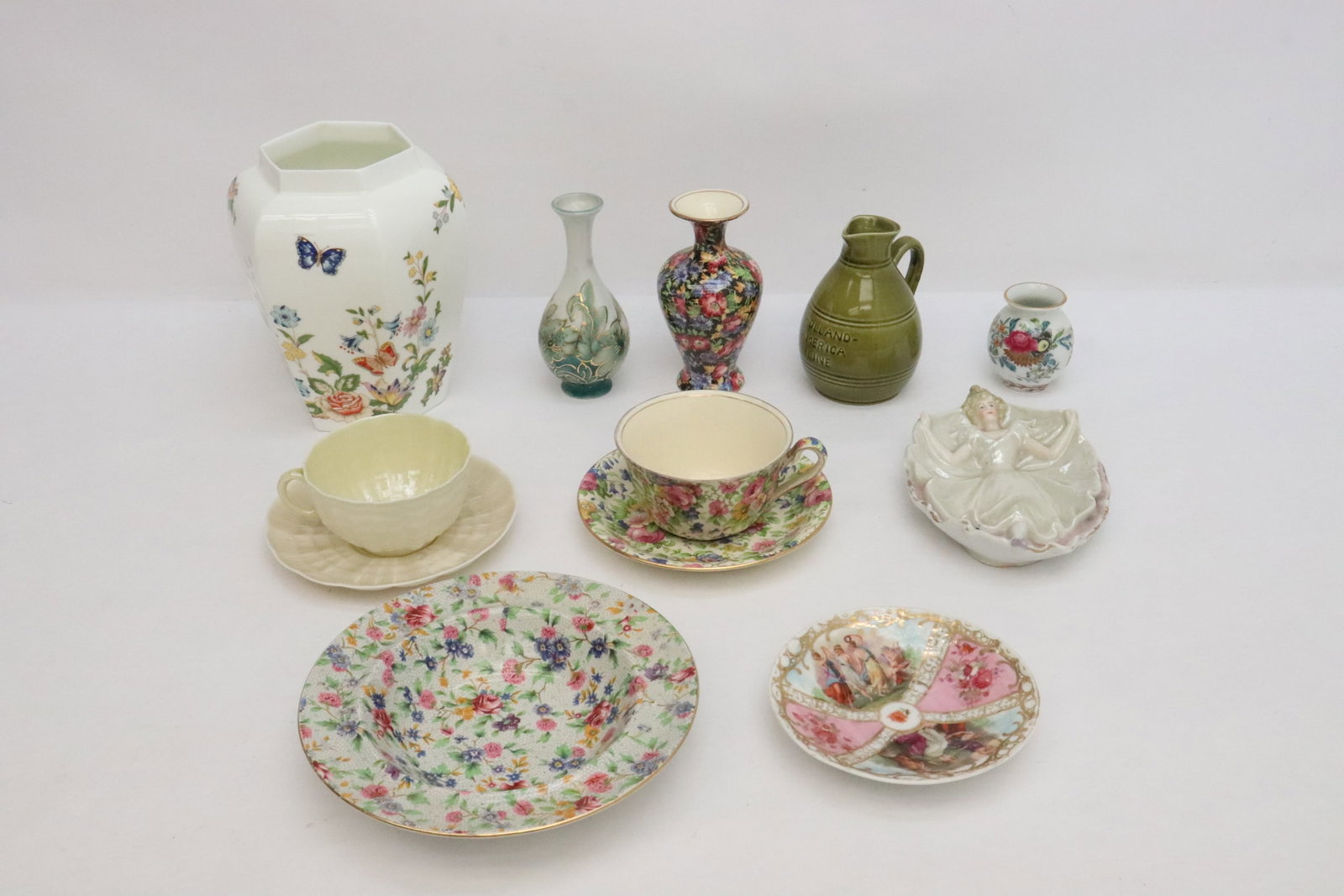 Lot of vintage porcelain pieces: Lot of vintage porcelain pieces; Royal Winton, Belleek, Ansley, etc.