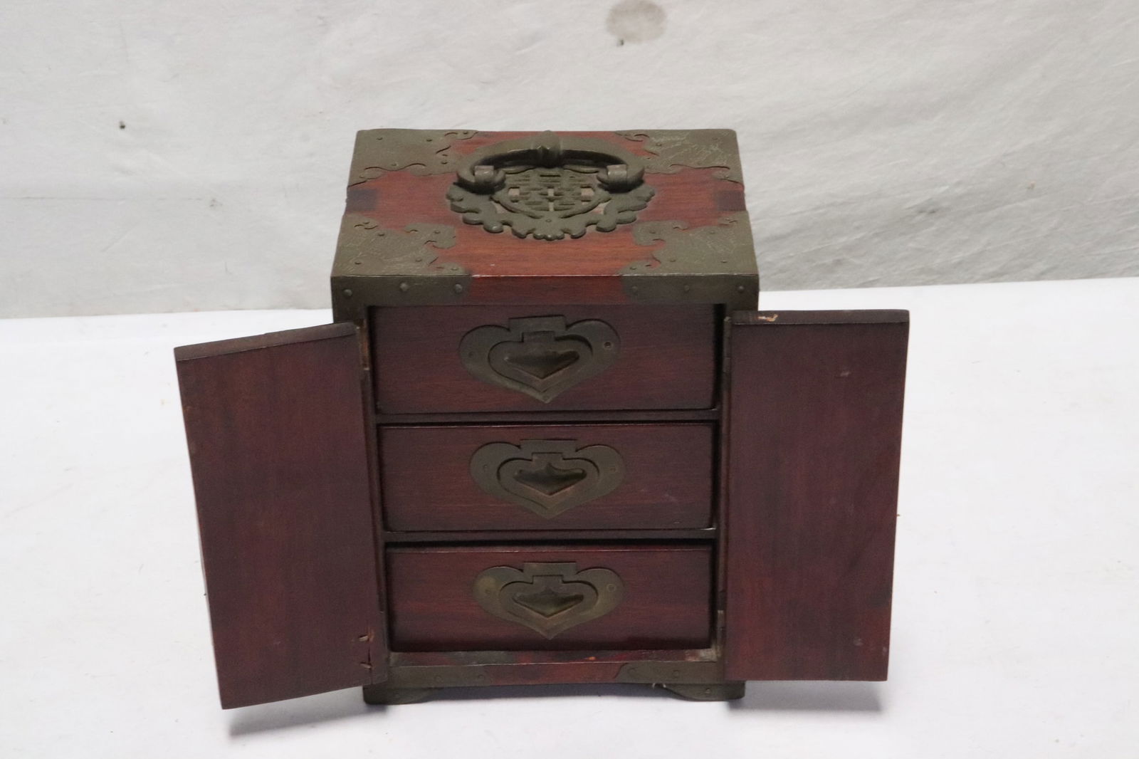 Chinese antique miniature rosewood chest w/ drawers: Chinese antique miniature rosewood chest with drawers, 7.7"x5.65"x4.65"