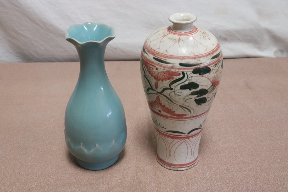 2 Asian vases (1 of 11)