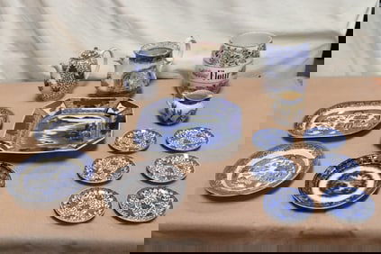 Lot of blue and white porcelain