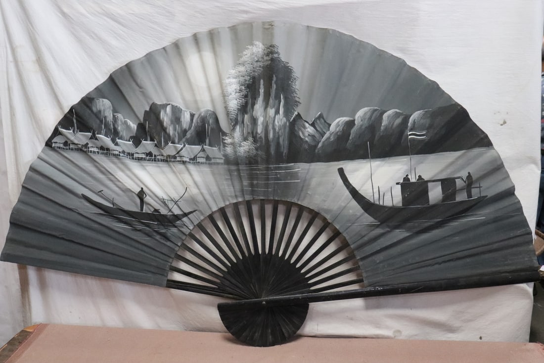 Large fan with Chinese watercolor, anonymous (1 of 9)