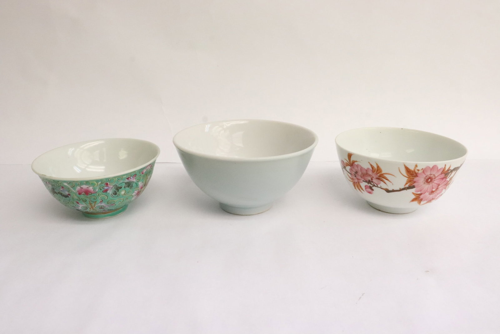 3 Chinese porcelain bowls: 3 Chinese porcelain bowls, 2.1"x4.5"dia - 2.65"x5.15"dia