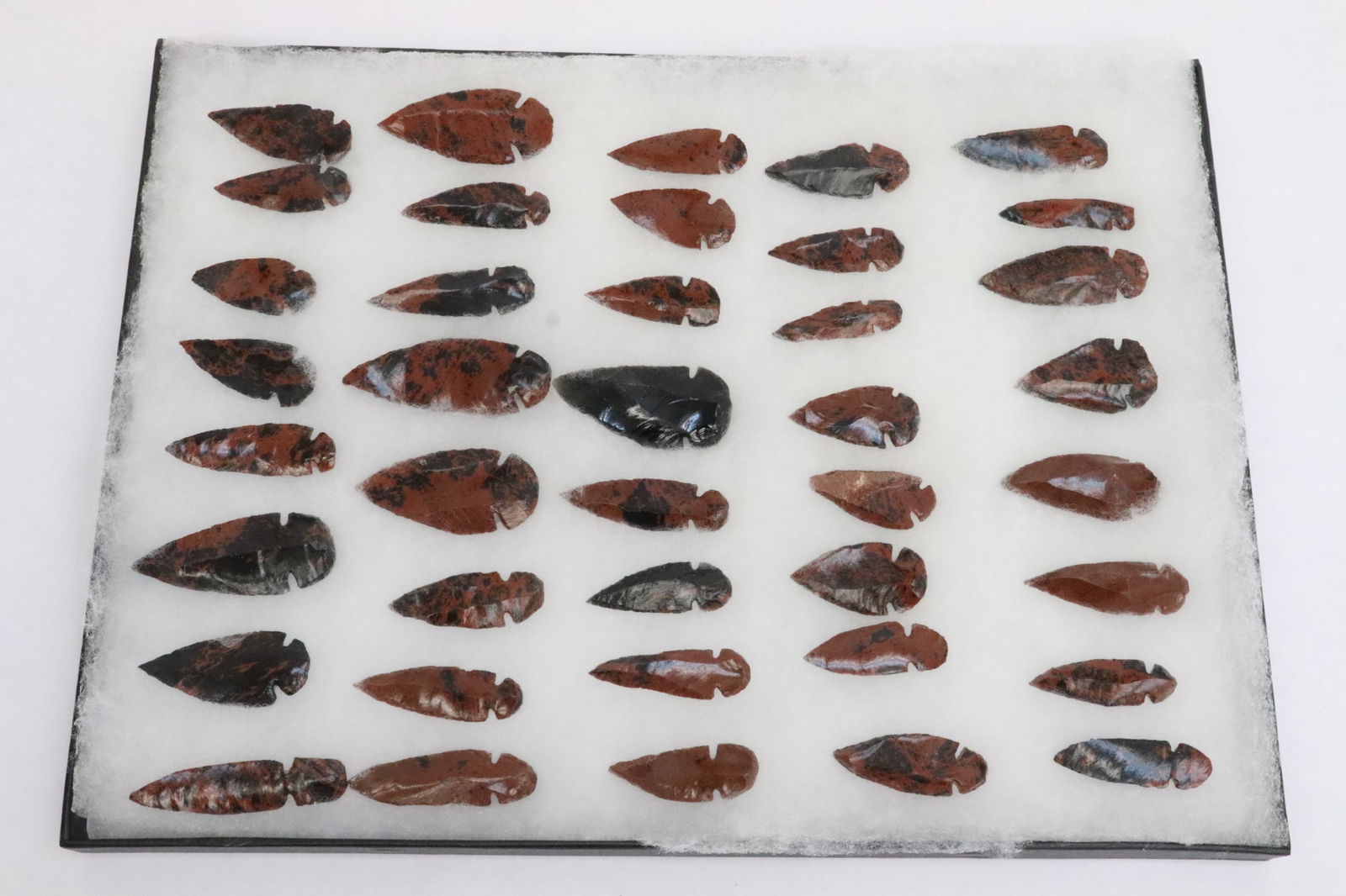 Lot of Indian arrowheads (1 of 12)