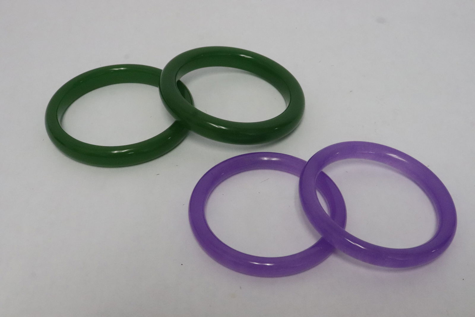 4 Peking glass(?) bangles: 4 Peking glass(?) bangle, 0.33"x2.9"dia - 0.45"x3.3"dia