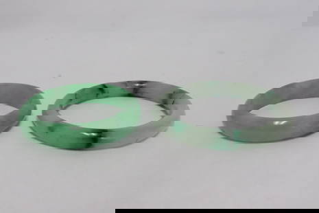 2 Chinese jadeite like bangles: 2 Chinese jadeite like bangles, 0.55"x2.8"dia, 0.4"x3.6"dia