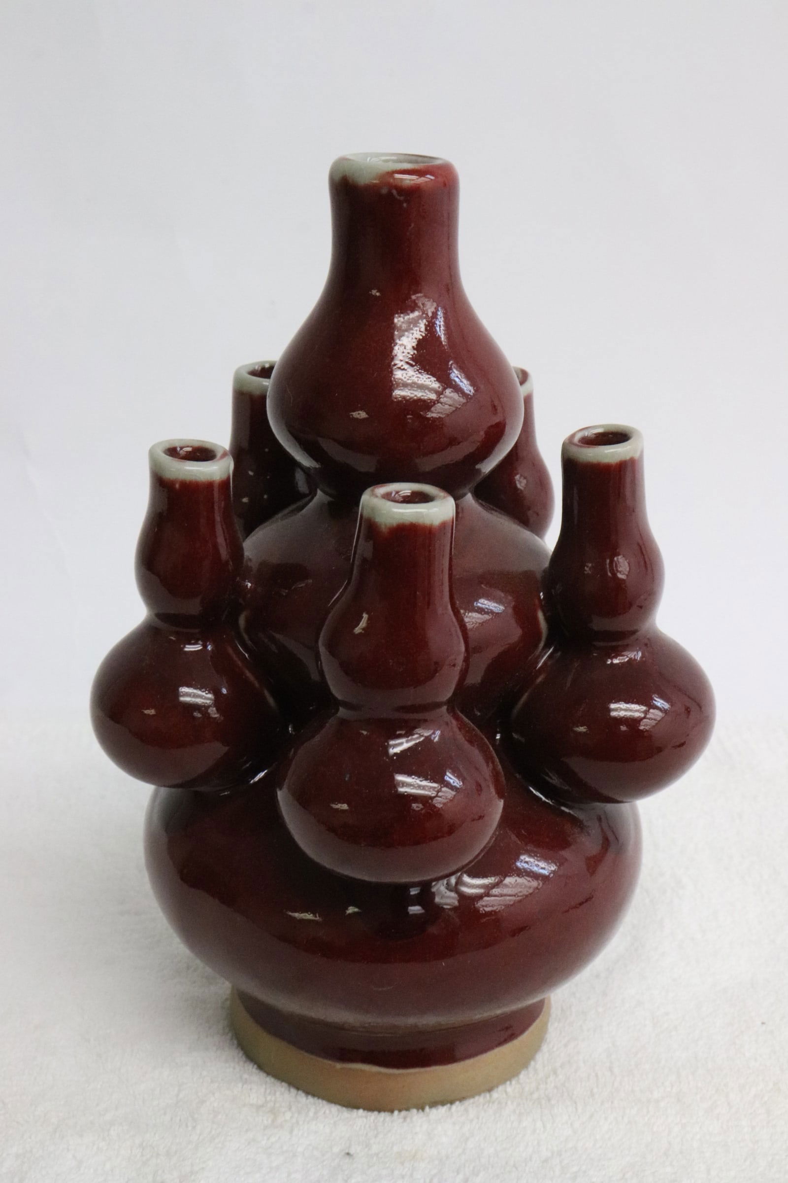 Chinese red glazed porcelain gourd shape vase (1 of 8)