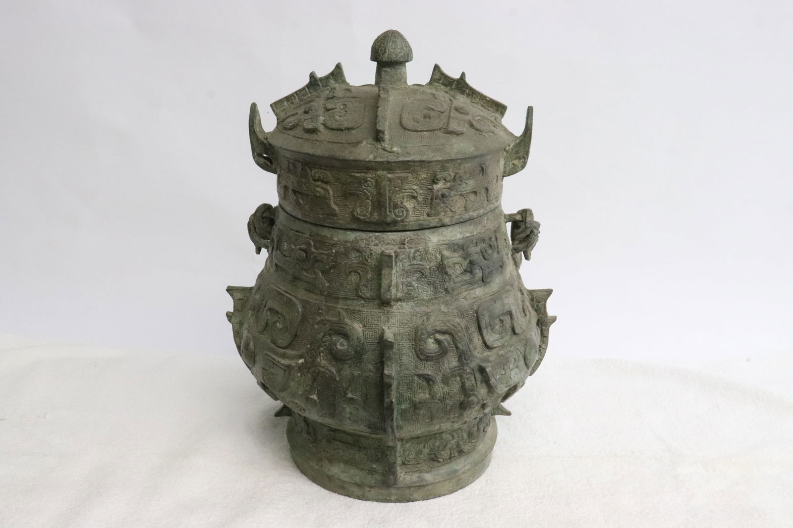 Large Chinese archaic style covered jar (1 of 8)