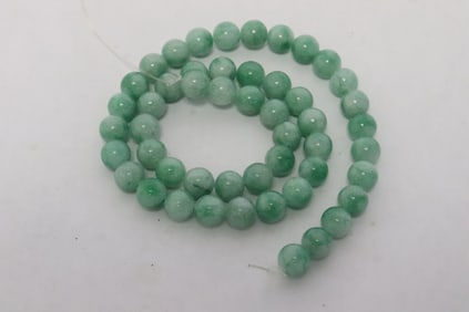 Jadeite like bead necklace, need clasp