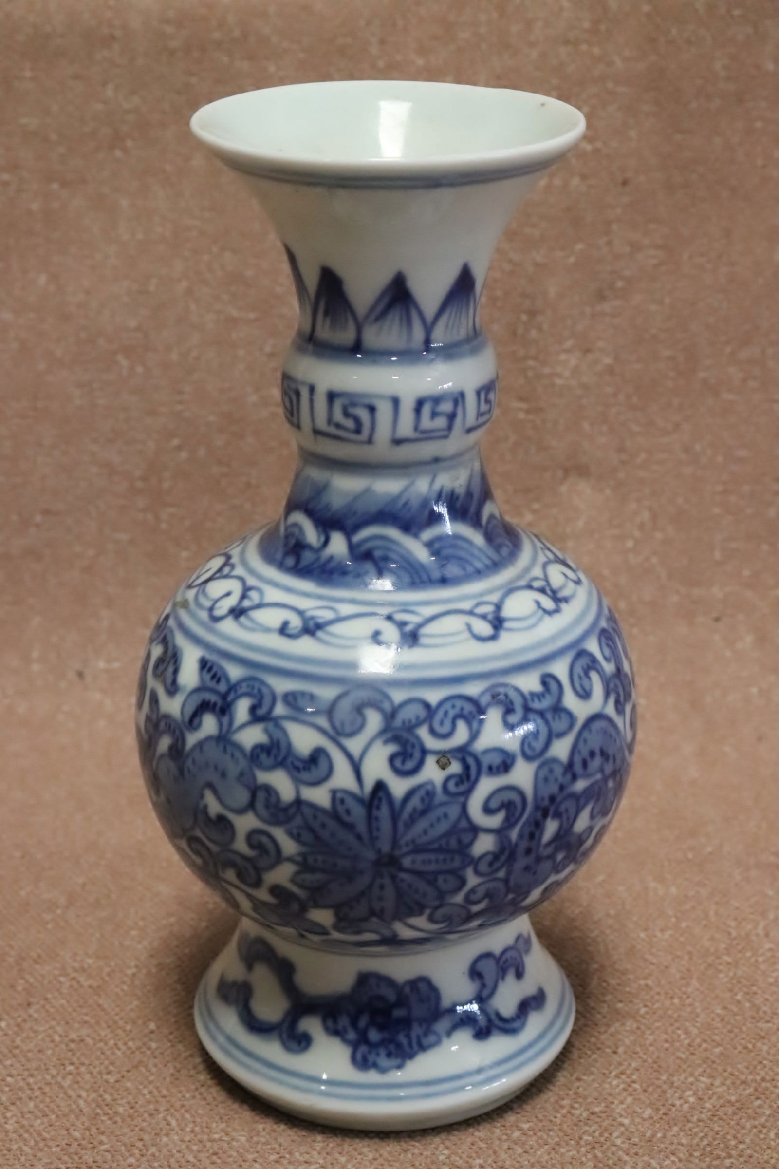 Chinese 19th c. blue & white porcelain small vase (1 of 11)