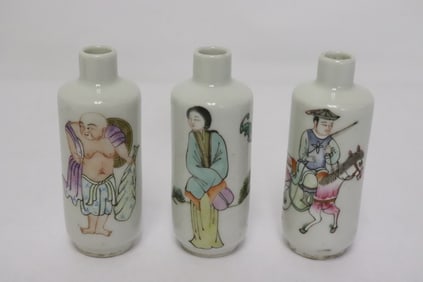 3 Chinese porcelain snuff bottles