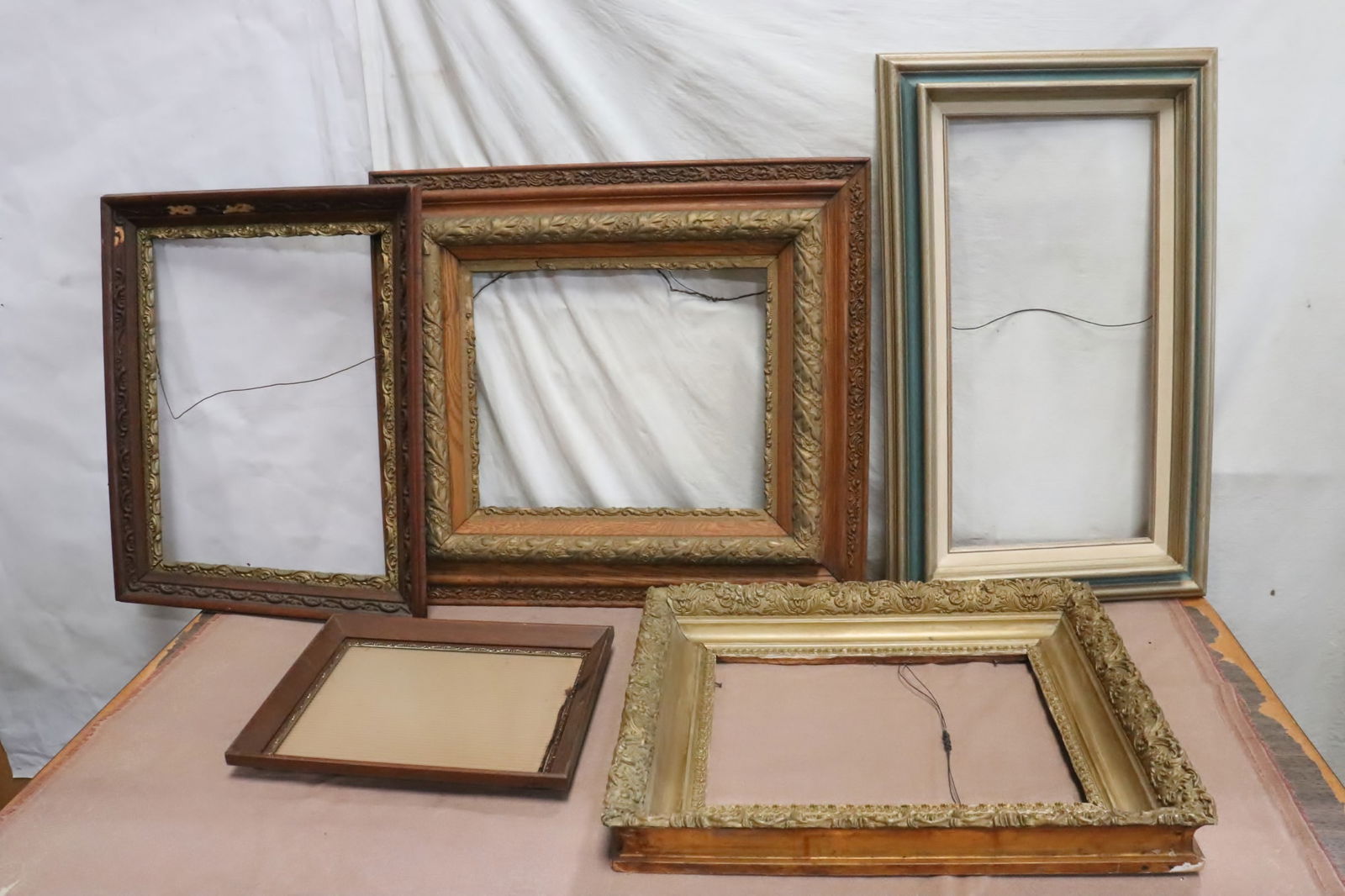 5 painting frames: 5 painting frames, 16"x13.1"x1.6" - 25.3"x28.3"x1.8"