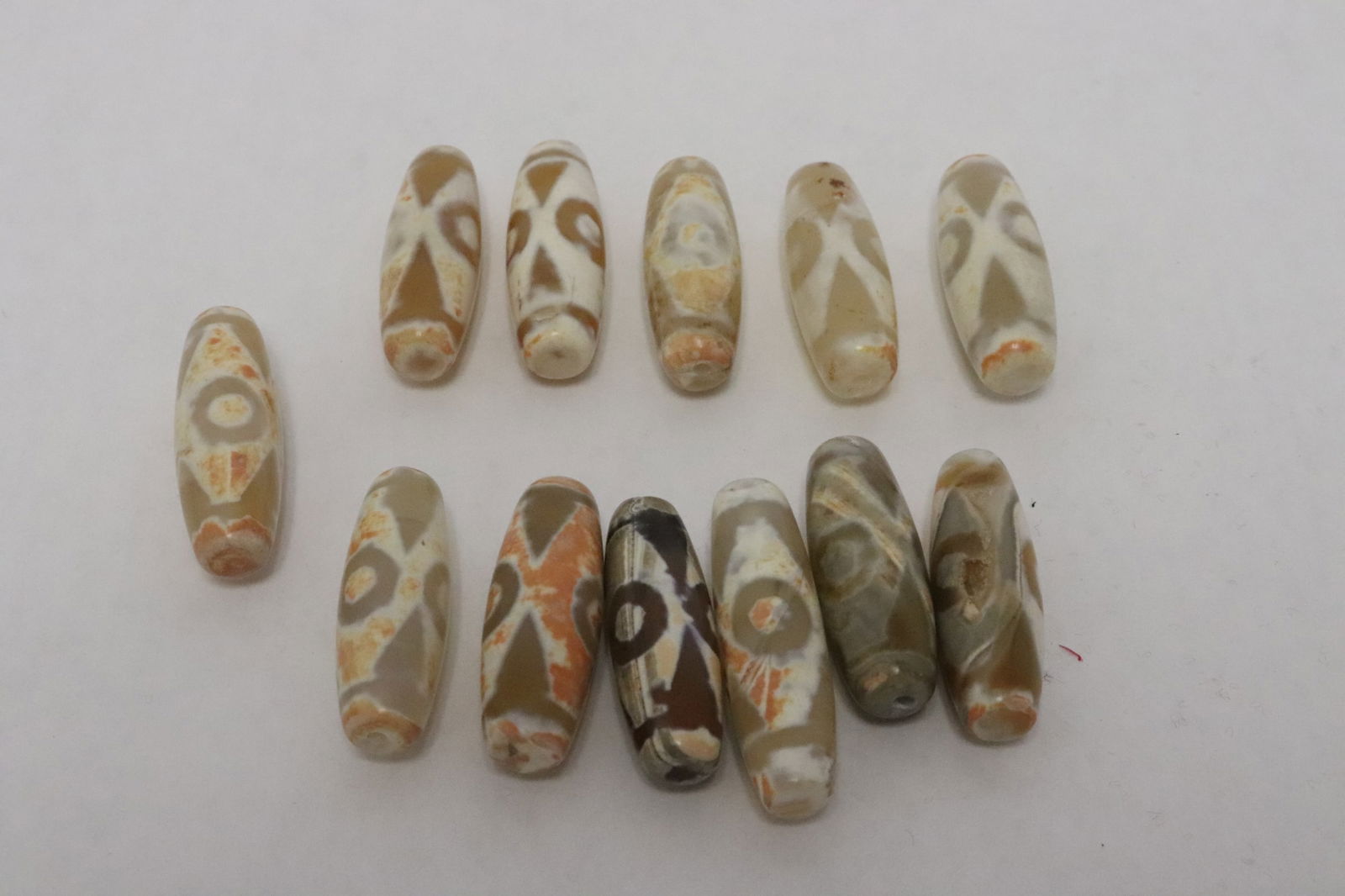 Lot of dzi bead like beads (1 of 10)