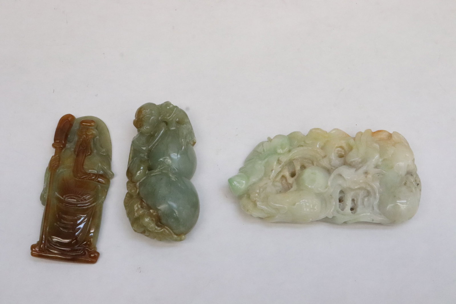 3 Chinese jade carved ornaments: 3 Chinese jade carved ornaments, 2.4"x1.2"x0.65" - 3.1"x1.65"x0.5"