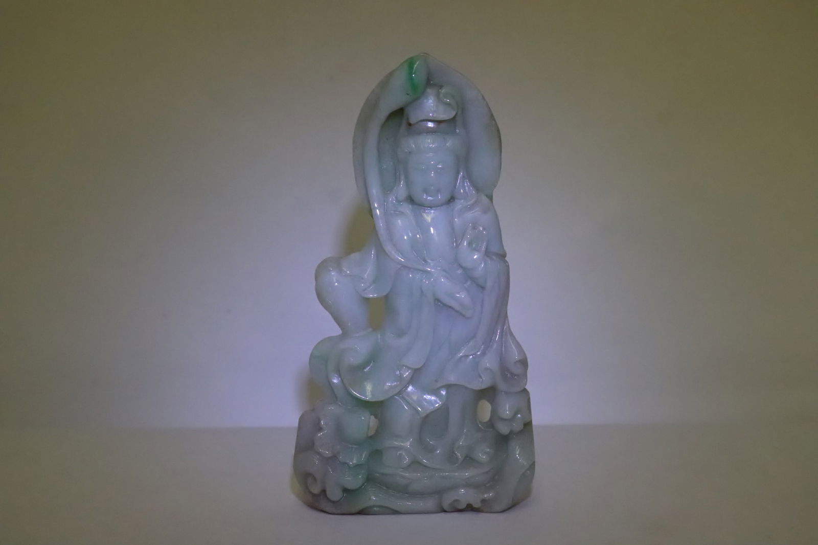 Fine jadeite carved Guanyin: Fine jadeite carved Guanyin, 5"H