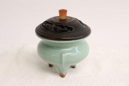 Chinese 16th/17th c. celadon tripod censer
