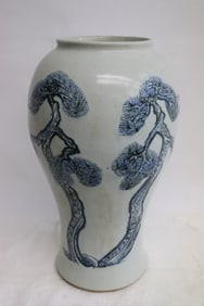 Chinese large blue and white jar