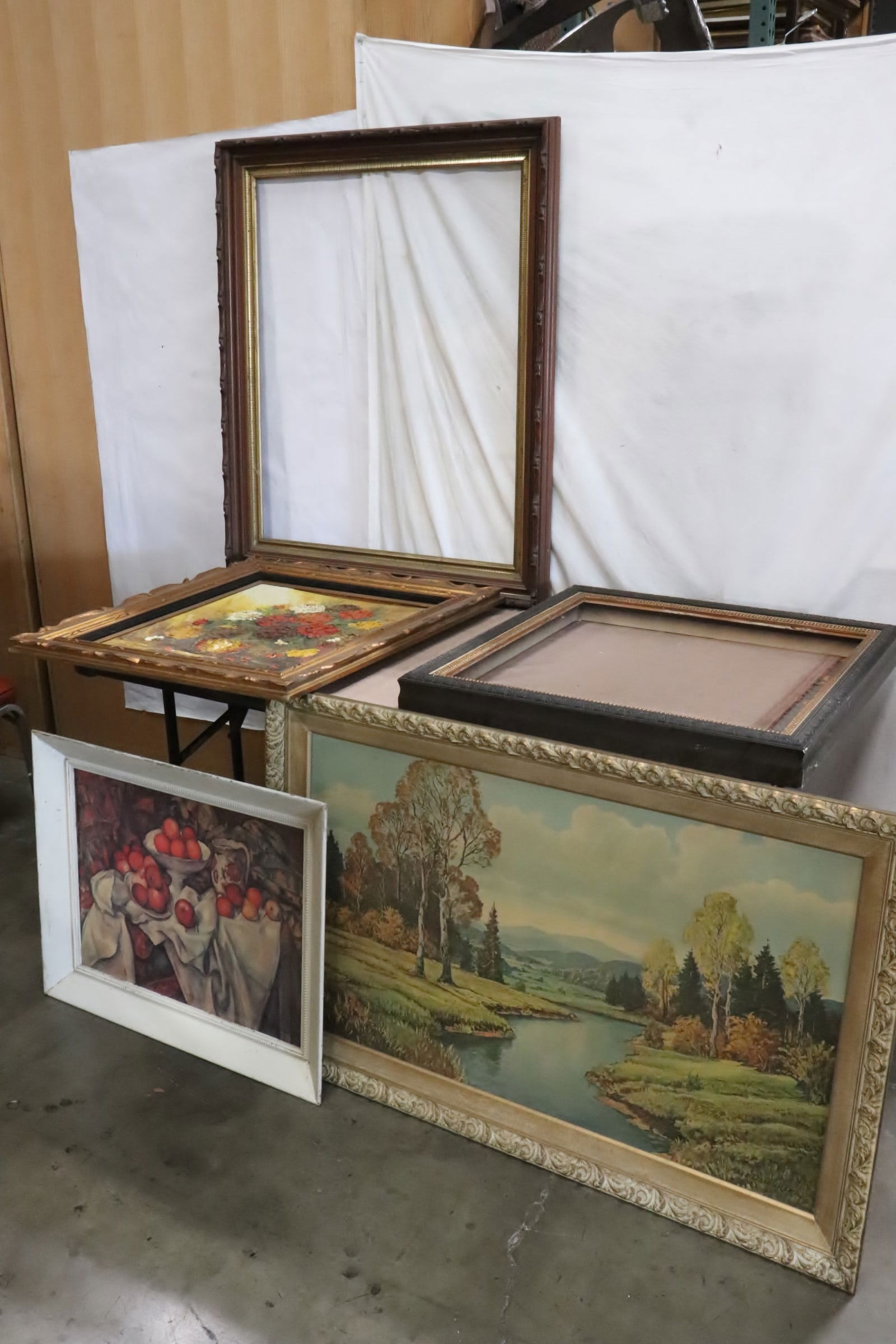 5 painting frames: 5 painting frames, 23.65"x29.6"x2.2" - 41.3"x34.2"x2.6"