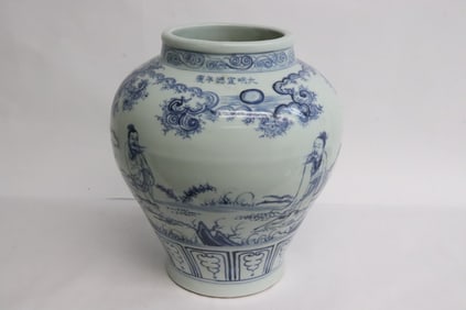 Fine Chinese blue and white porcelain jar