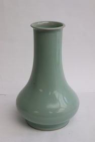 Fine Song style celadon porcelain vase