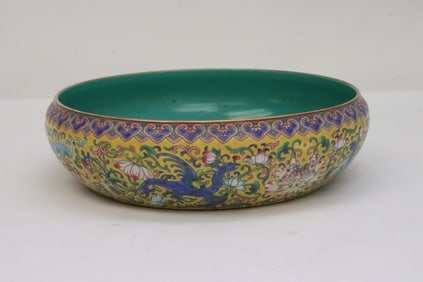 Large Chinese famille rose brush wash