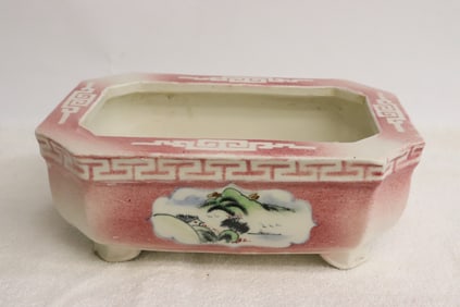 A wucai porcelain planter