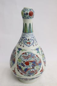 A wucai porcelain garlic top vase