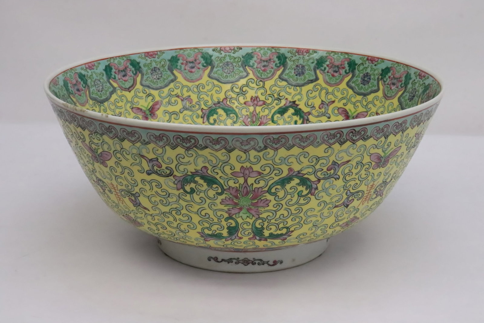 A massive Chinese famille rose porcelain bowl: A massive Chinese famille rose porcelain bowl, 6.35"x14.3"dia