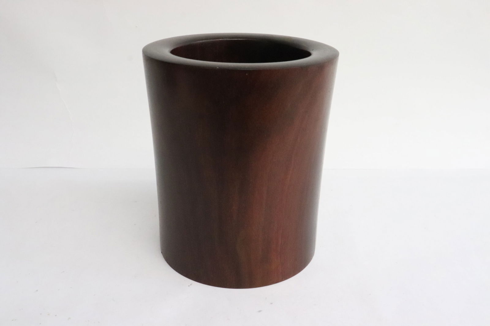 Rosewood brush holder: Rosewood brush holder, 4.85"x4.15"dia