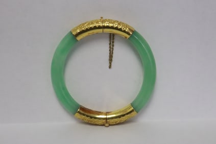 jadeite bangle w/ 18K-22K guard & clasp, GIA certificate