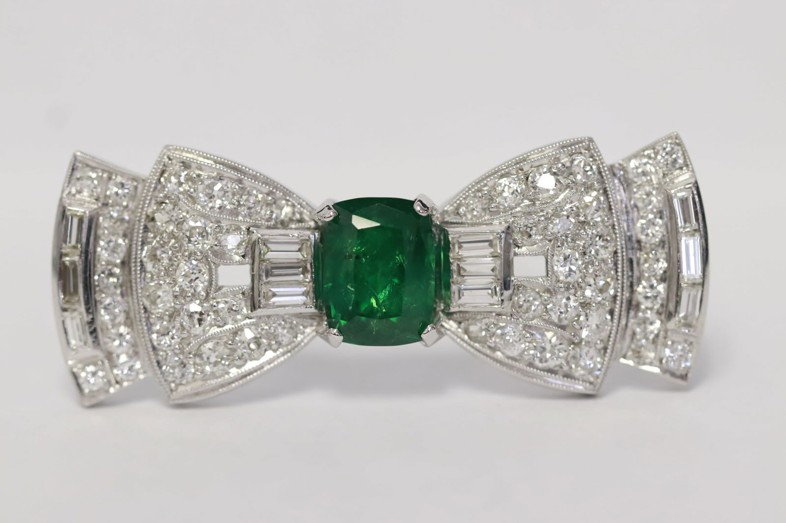 art deco platinum tsavorite brooch w/ GIA certificate (1 of 10)