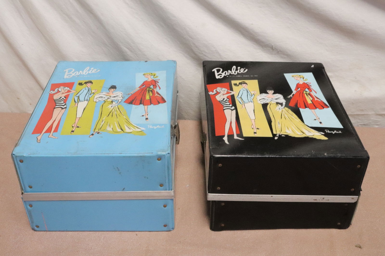 2 vintage Barbie doll cases with accessories (1 of 10)