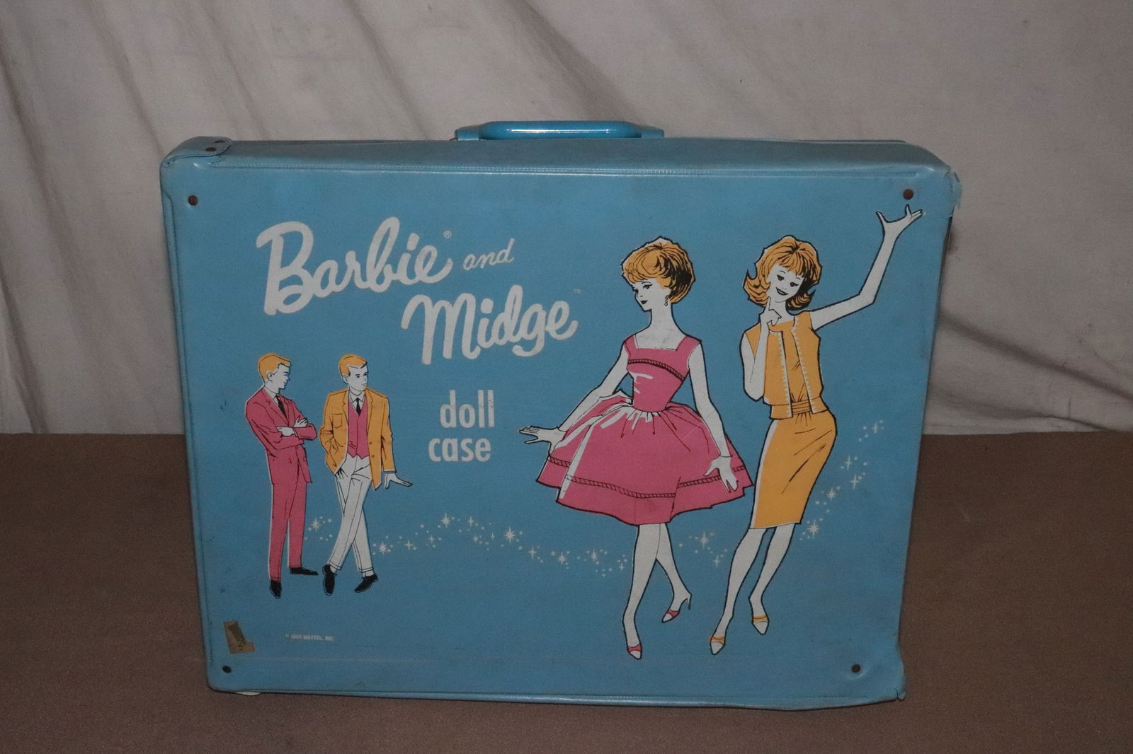 Barbie case and misc. clothes (1 of 6)
