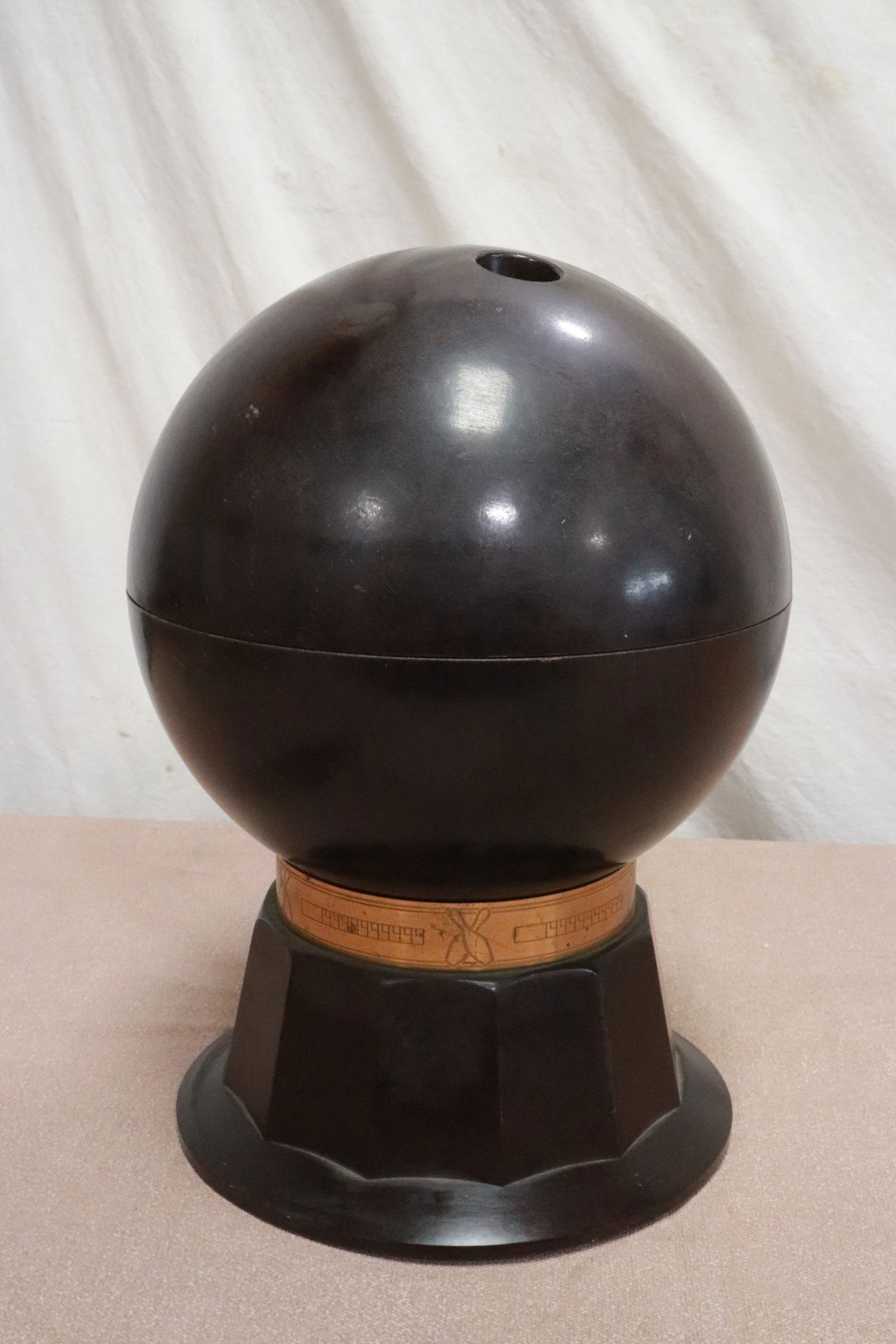 Unusual mid-century cocktail serving container: Unusual mid-century cocktail serving container, 12"x8.65"dia