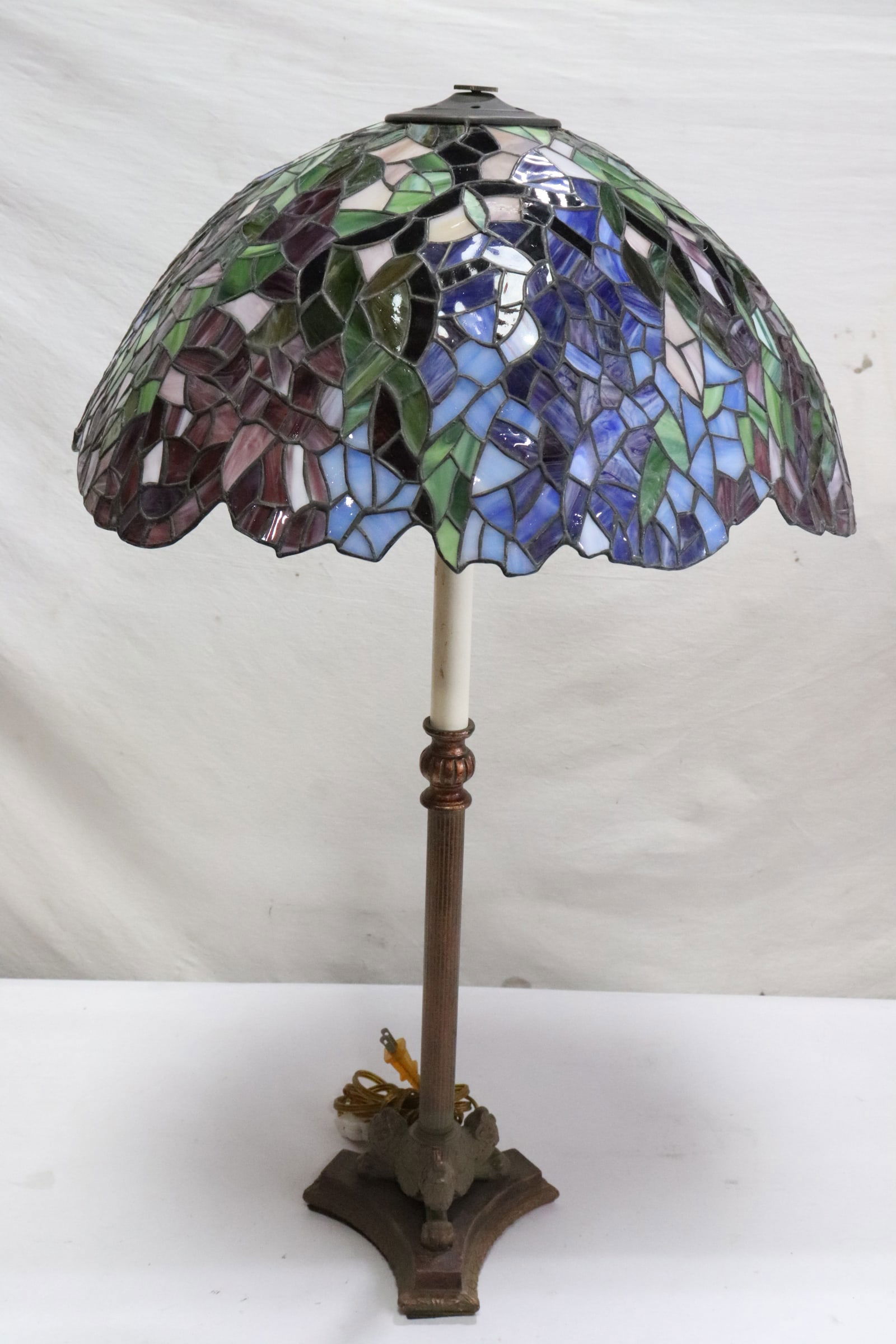 A fancy table lamp with leaded glass shade (1 of 8)