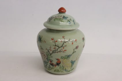 Chinese famille rose porcelain tea caddy