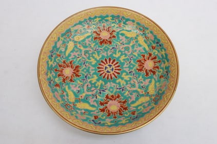 Fine Chinese famille rose porcelain plate