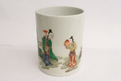Chinese famille rose porcelain brush holder
